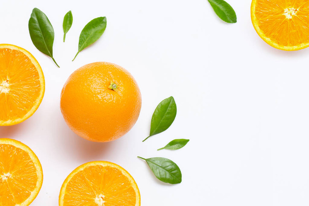 Fresh orange citrus fruit with leaves isolated on white backgrou - Foto, Imagen
