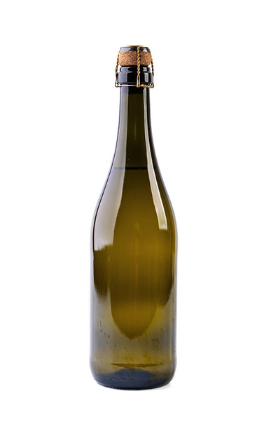 láhev šampaňského izolované na bílém pozadí - Fotografie, Obrázek