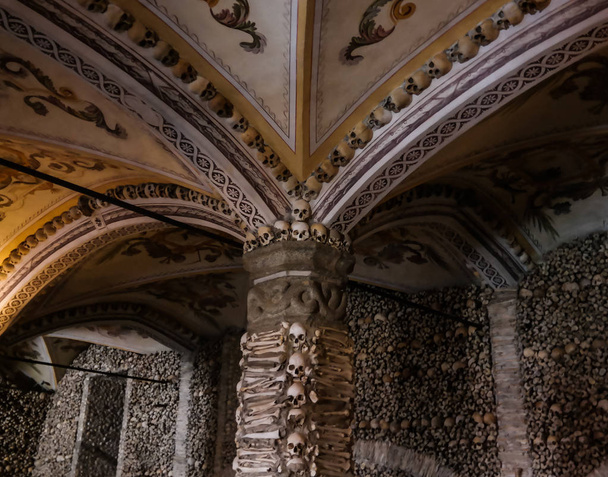 Wnętrze kaplicy kości w Évora, Portugalia - Zdjęcie, obraz