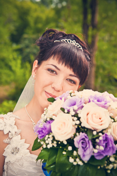 Portrait of a beautiful smiling bride - Fotografie, Obrázek