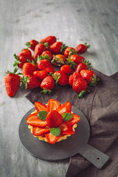 Little strawberries tarts - Photo, image