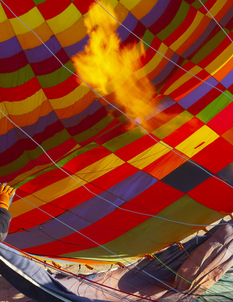 Balões de ar quente sobrevoando a espetacular Capadócia.Turquia
 - Foto, Imagem
