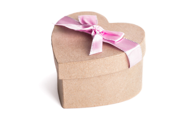 Caixa de presente em forma de coração com arco rosa
. - Foto, Imagem