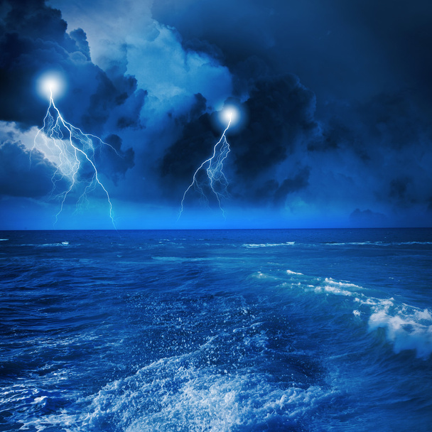 Vihar a tengeren - Fotó, kép