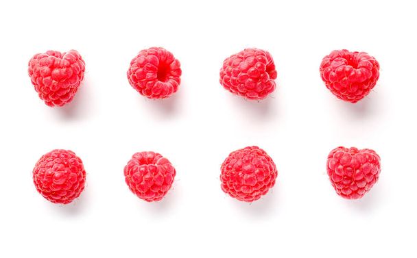 Framboesas maduras saborosas no fundo branco
 - Foto, Imagem
