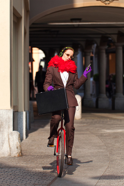 business woman go to work in monocycle - Fotoğraf, Görsel
