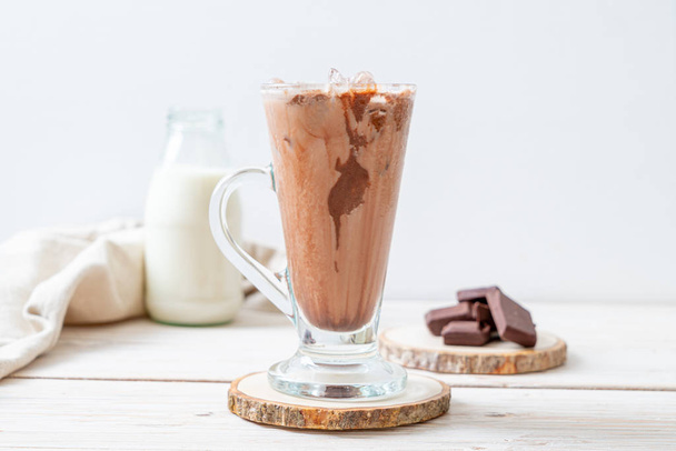 Iced chocolate milkshake drink - Valokuva, kuva