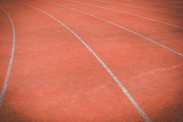 Lane Running race track backstretch in outdoor sportstadion zijn - Foto, afbeelding