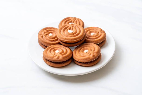 chocolate cookies with cream - Foto, immagini