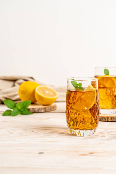 glass of ice lemon tea - Foto, Imagem