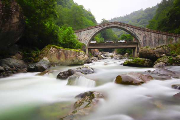 Ponte di pietra / Rize - Turchia
 - Foto, immagini