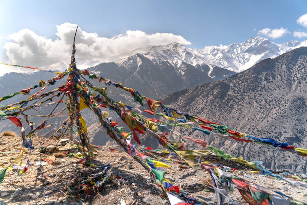 Bekijk rond Khutsab Terenga Ghumba op Annapurna Trail track, Nepal. - Foto, afbeelding
