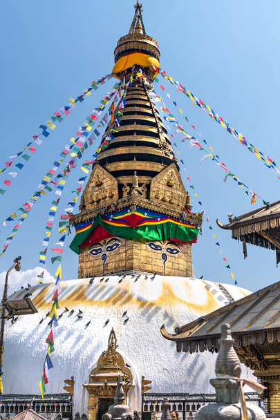 Swayambhu Maha Chaitya Stupa, Kathmandu, Nepal. - Zdjęcie, obraz