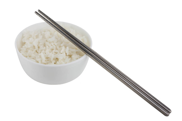 Cuenco de arroz con palillos aislados sobre fondo blanco
 - Foto, Imagen