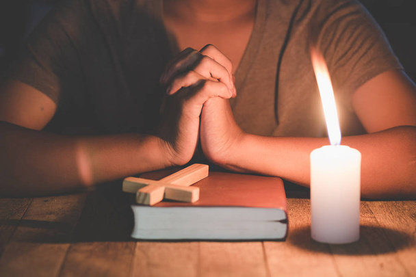 Dua eden eller. Eucharist Terapi Tanrı Tövbe Cathol Yardım Korusun - Fotoğraf, Görsel