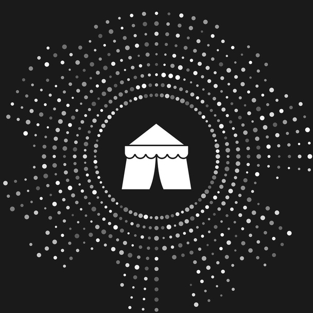 灰色の背景に隔離された白いサーカスのテントのアイコン。カーニバルのキャンプテント。遊園。抽象的な円ランダムドット。ベクトルイラストレーション - ベクター画像