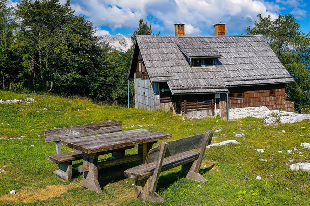 Ház a Vogel-hegységben Szlovéniában - Fotó, kép