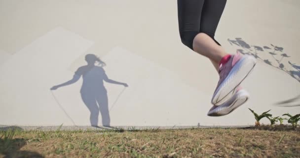 ženská sportovní a provazové přeskakování - Záběry, video