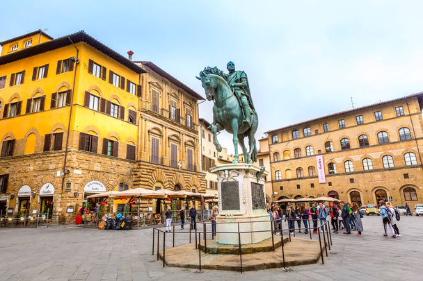 Florencja, Włochy brązowy pomnik Cosimo Medici - Zdjęcie, obraz