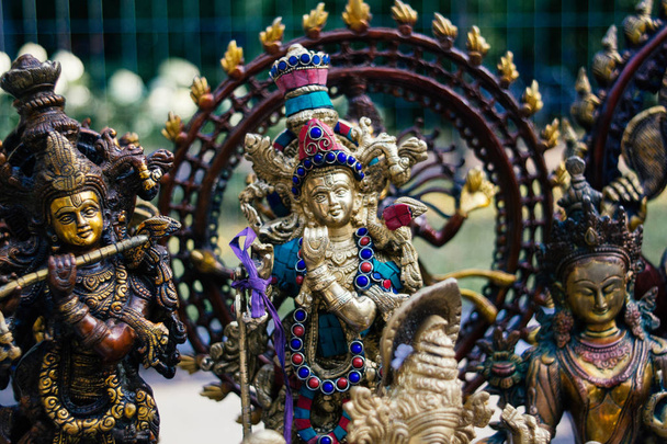 Deuses hindus. Esculturas do hinduísmo em um mercado para venda aos turistas
 - Foto, Imagem