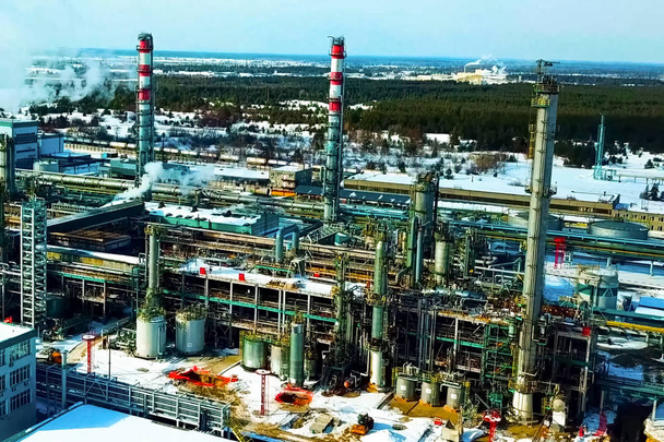 Vue de dessus de la raffinerie de pétrole
 - Photo, image