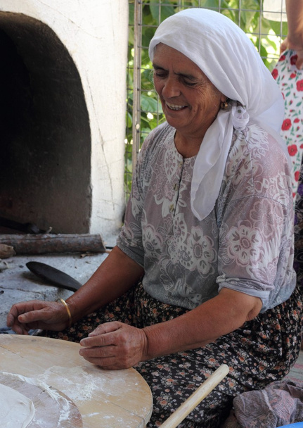 die traditionelle Herstellung von türkischem Brot - Foto, Bild