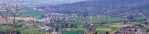 Panorama della campagna toscana intorno a Cortona
 - Foto, immagini
