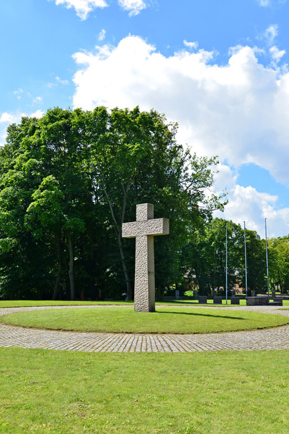 Kaliningrad. Memorable cross on the International memorial cemet - Fotoğraf, Görsel