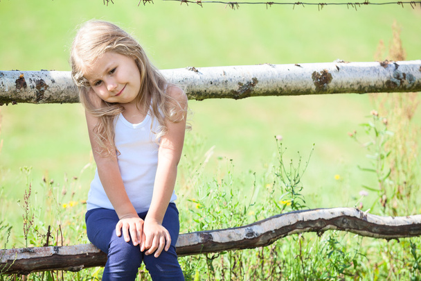 Beautiful little girl, summer day - Valokuva, kuva