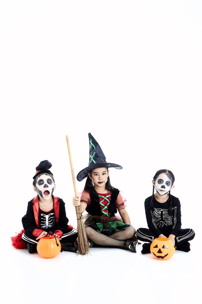 Halloween party with asian group children - Фото, изображение
