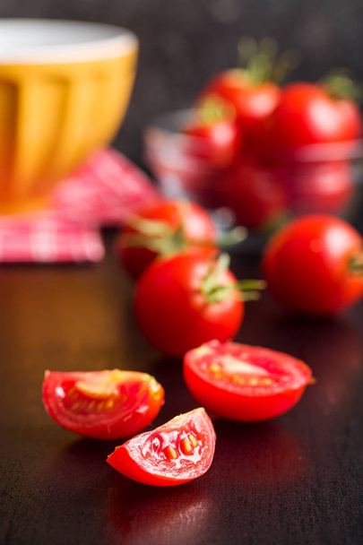 Sliced red tomatoes. - Zdjęcie, obraz