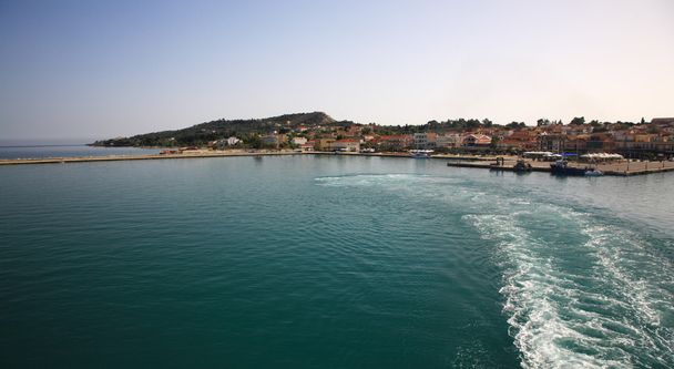 Olhando para trás para Argostoli
 - Foto, Imagem