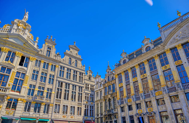 Κτίρια και αρχιτεκτονική στο Grand Place, ή Grote Markt, η κεντρική πλατεία των Βρυξελλών, Βέλγιο. - Φωτογραφία, εικόνα