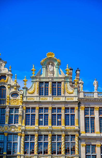 Edificios y arquitectura en la Grand Place, o Grote Markt, la plaza central de Bruselas, Bélgica
. - Foto, Imagen