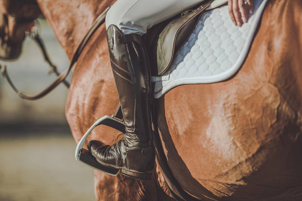 Paardrijden stijgbeugels - Foto, afbeelding