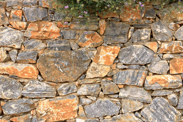 Velká šedá zeď z kamenných cihel - Fotografie, Obrázek
