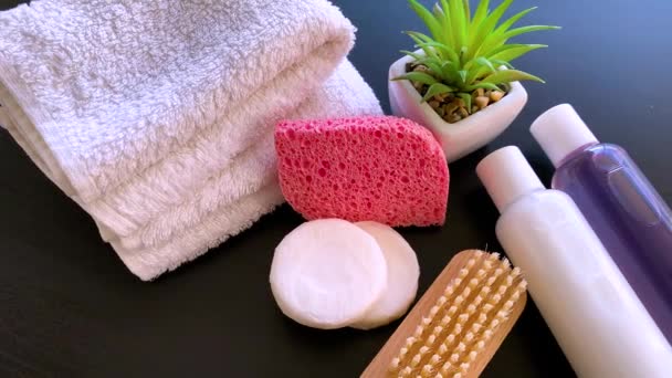 Artículos de ducha. Composición de productos cosméticos de tratamiento de spa
. - Metraje, vídeo