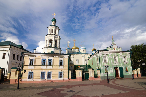 Cathédrale Saint-Nicolas et clocher à Kazan, Russie
. - Photo, image