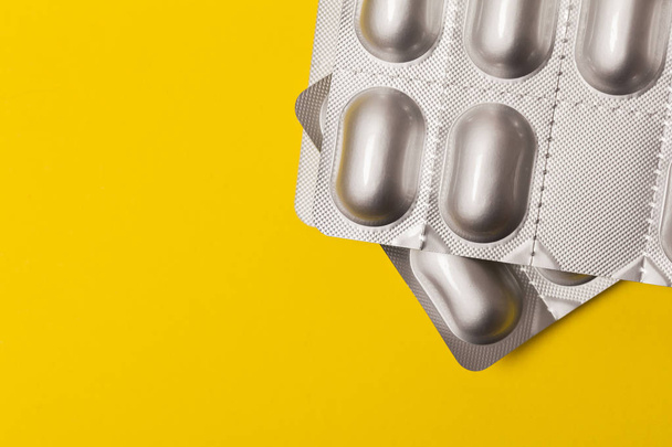 Blister drug pack of medical tablets - Фото, изображение