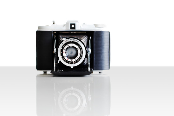 μια όμορφη γερμανικής προελεύσεως vintage 35 mm φιλμ φωτογραφικής μηχανής - Φωτογραφία, εικόνα