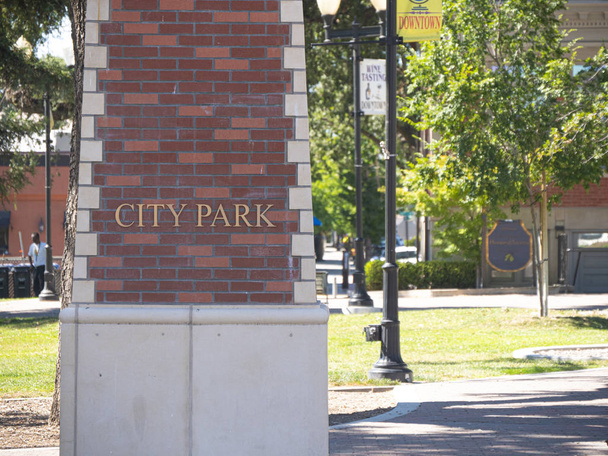 City Park Signage na budowie w Town Square - Zdjęcie, obraz