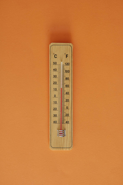 termómetro de parede
 - Foto, Imagem