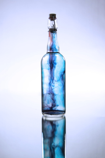 Bottle with deliberate vingetting - Фото, зображення