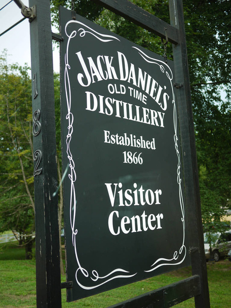 Распишитесь на винокурне Джека Дэниелса
 - Фото, изображение