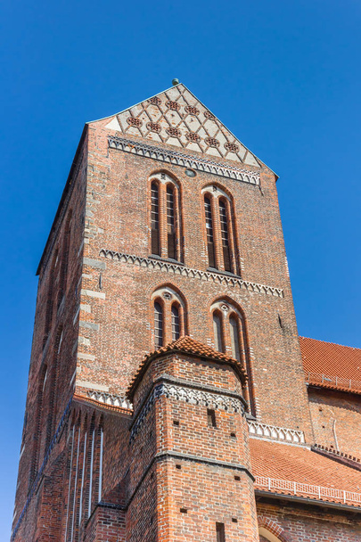 Wieża kościoła św Nikolai w Wismarze - Zdjęcie, obraz