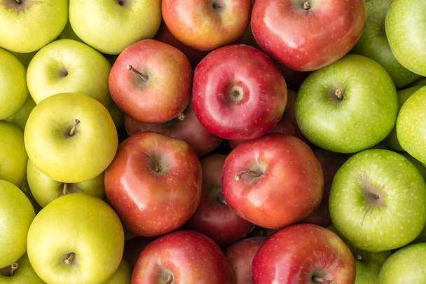 Golden Delicious, maçãs Gala e Granny Smith
 - Foto, Imagem