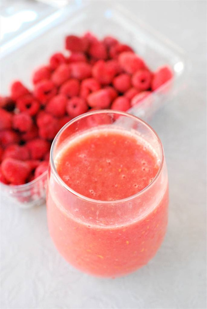 Homemade smoothie with fresh raspberries - Photo, Image