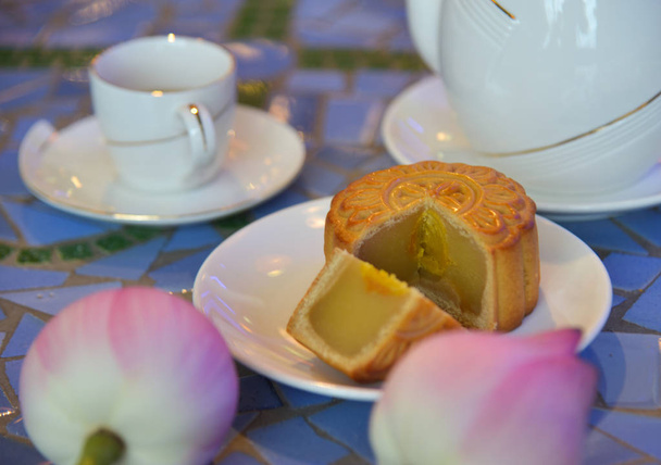Νόστιμο κέικ φεγγαριού για τα μέσα του φθινοπώρου Φεστιβάλ - Φωτογραφία, εικόνα