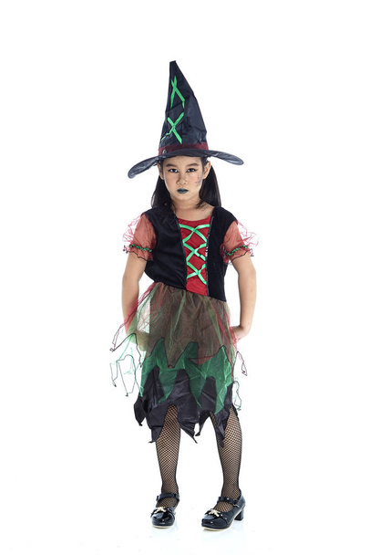 Asiática niña usando disfraz de Halloween
 - Foto, Imagen