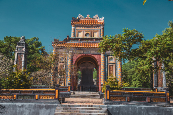 Hue imperial palace and Royal Tombs in Vietnam - Foto, Imagen